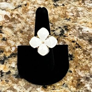 Camille Lucie Flower Ring - Size 8